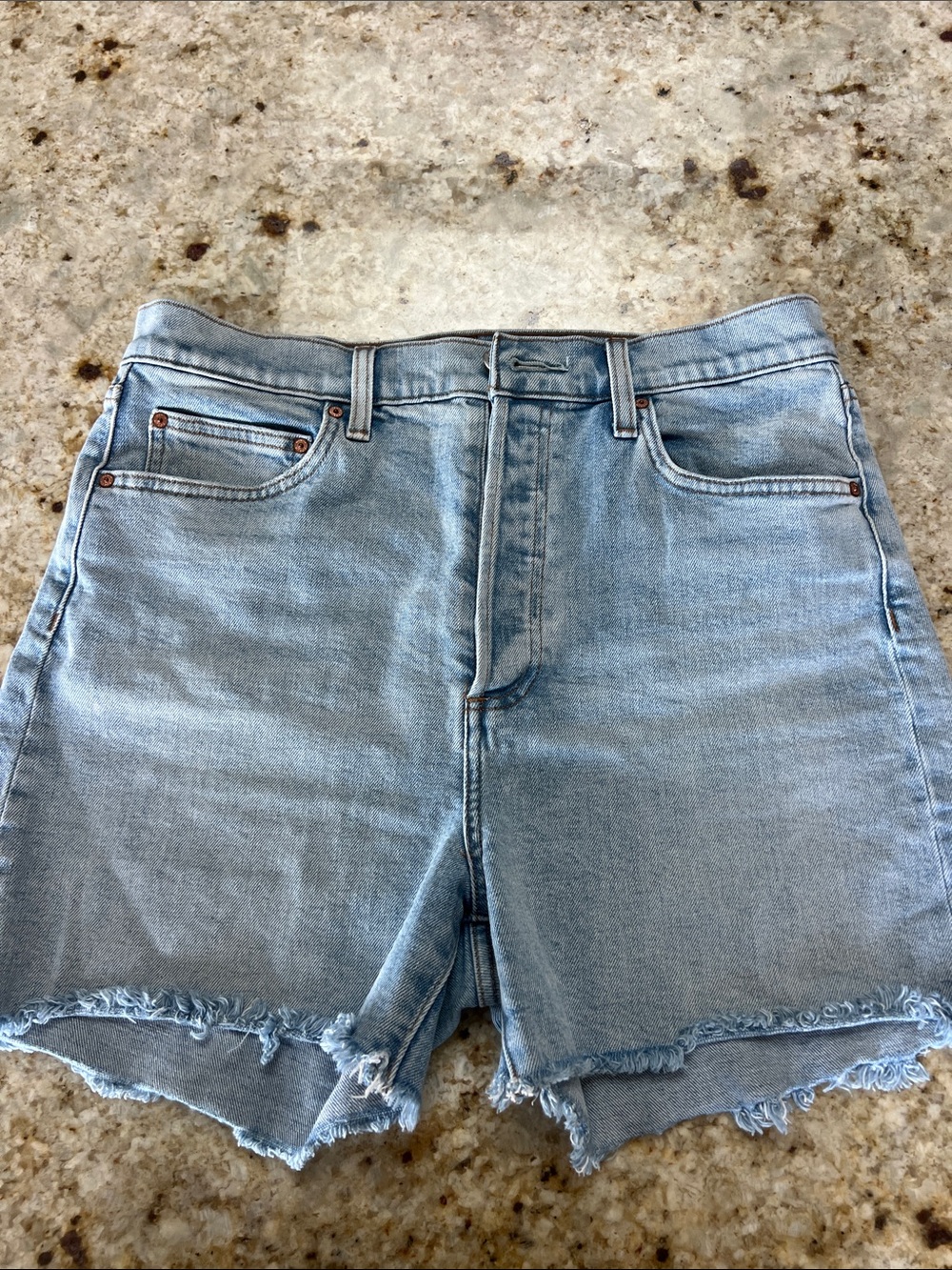 NWOT ARITZIA DENIM FORUM “the 50’s ARLO HI-rise thigh short size 32